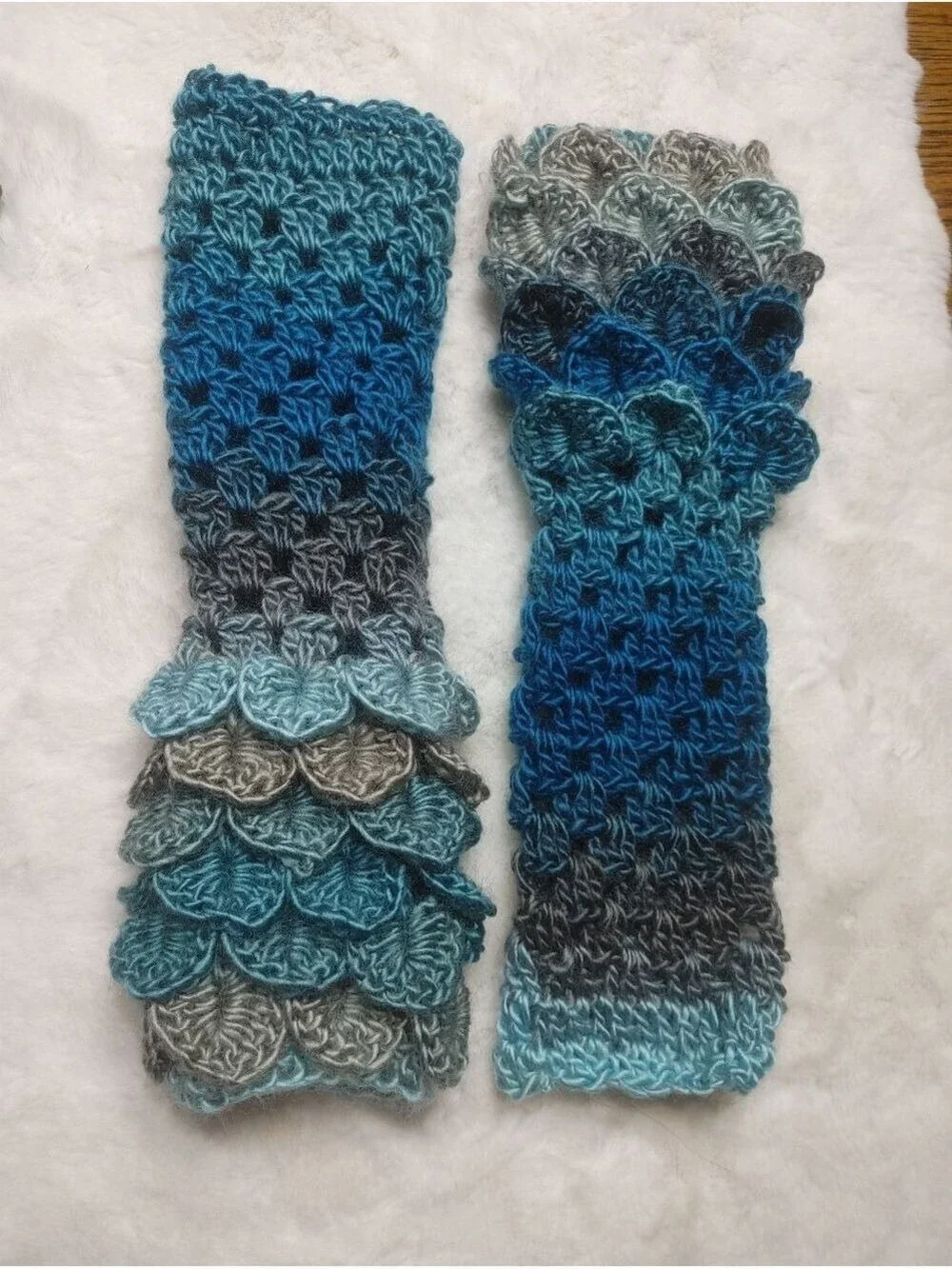 Handmade Crocheted Dragonscale Fingerless Texting Gloves Turquoise/Grey